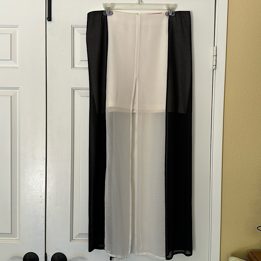 LA VIE EN ROSE Shear Panels Skirt